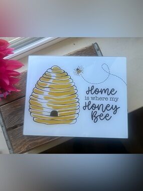Honey Bee Glass Serving/Cutting  Board - New